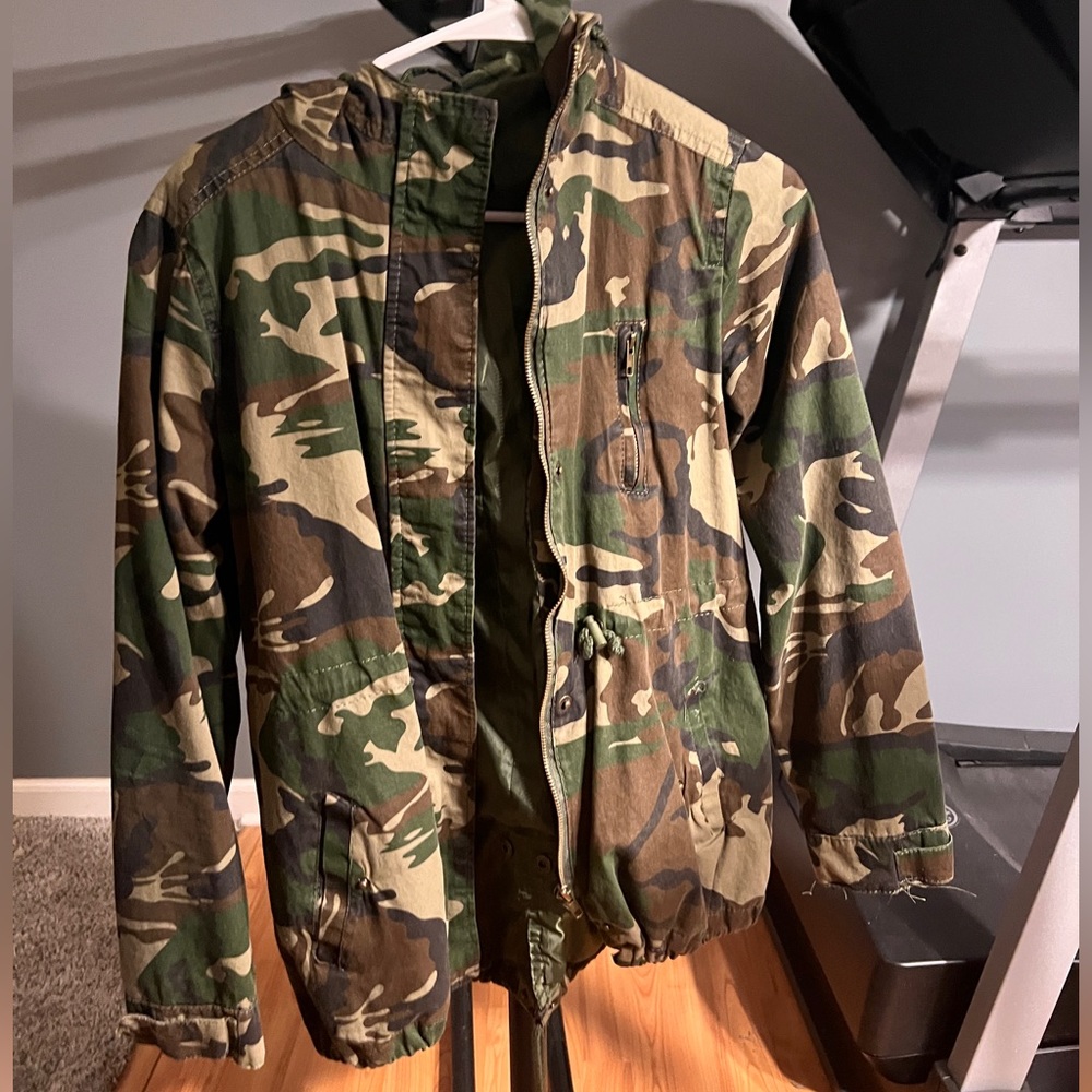 Camo jacket size large